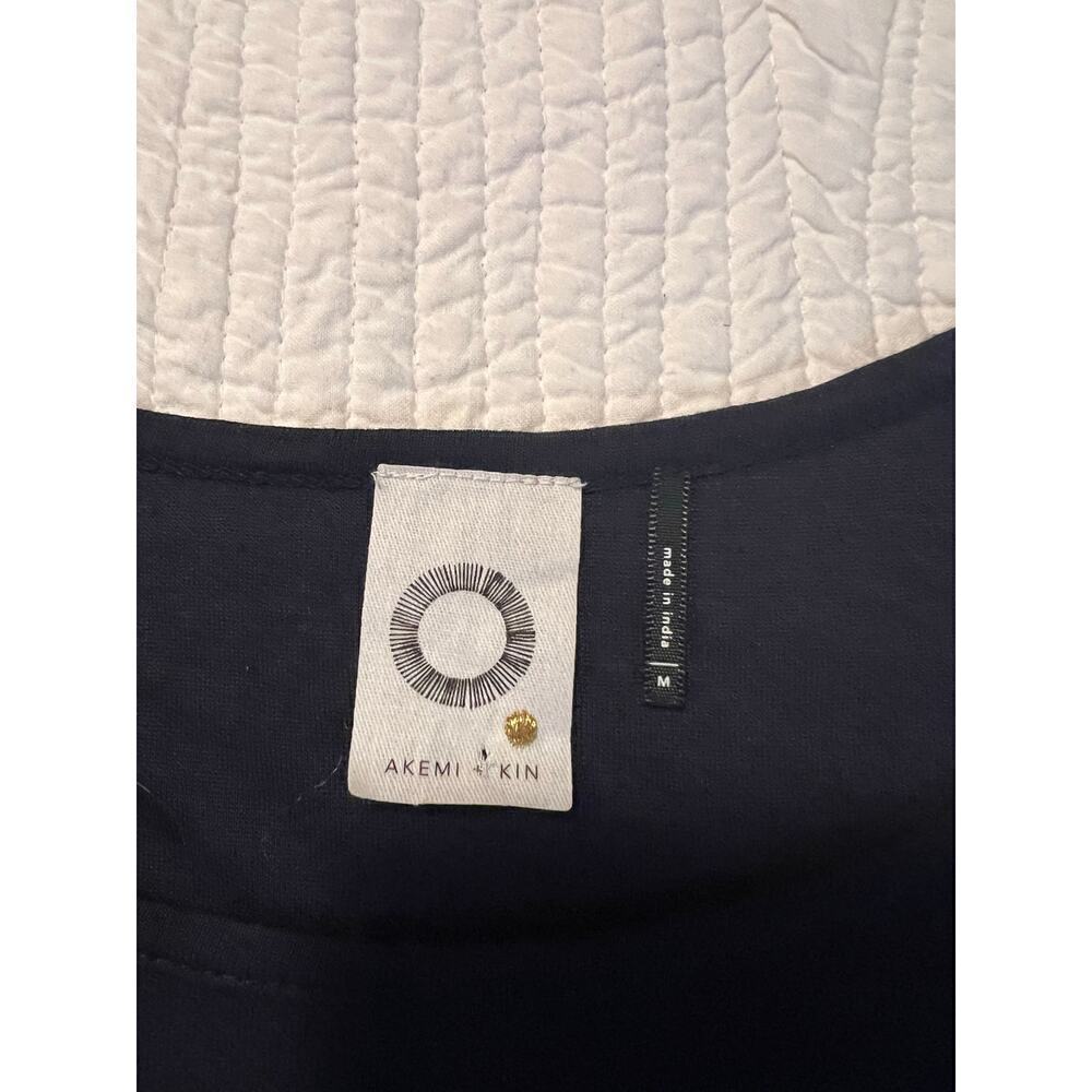 Anthropologie T-shirt, gorgeous sleeve detailing - Picture 5 of 6
